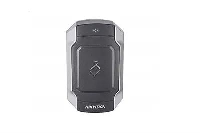 DS-K1104M - Считыватель Mifare карт, дальность считывания: 30-50 мм; поддержка протоколов RS485 и Wiegand (W26/W34); DC12В; 6Вт; -40 °C...+70°C; IP65; размер 118×76×23мм; пластик/металл.